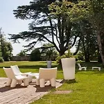 Et Du Château Hotel 3*