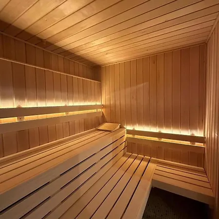 Et Du Château Hotel 3*
