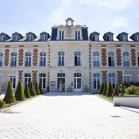 Et Du Château Hotel 3*