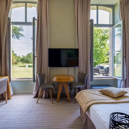 Et Du Château Hotel 3*