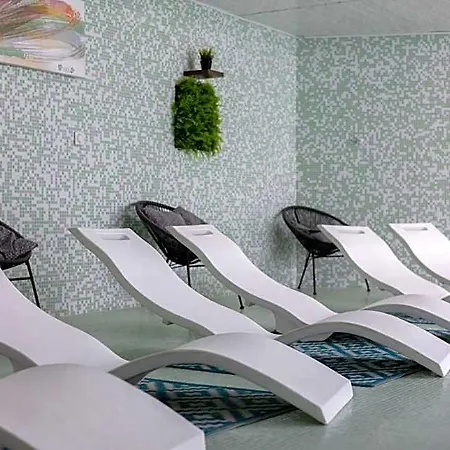 Et Du Château Hotel 3*
