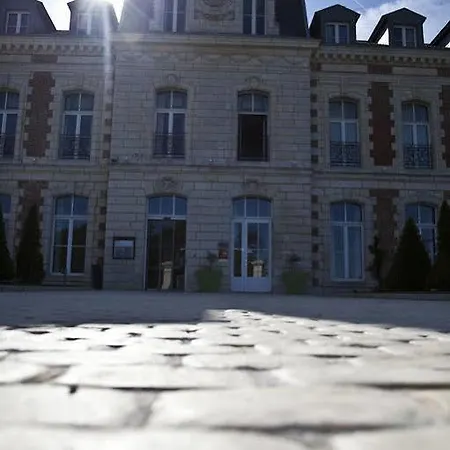 Et Du Chateau Hotel 3*